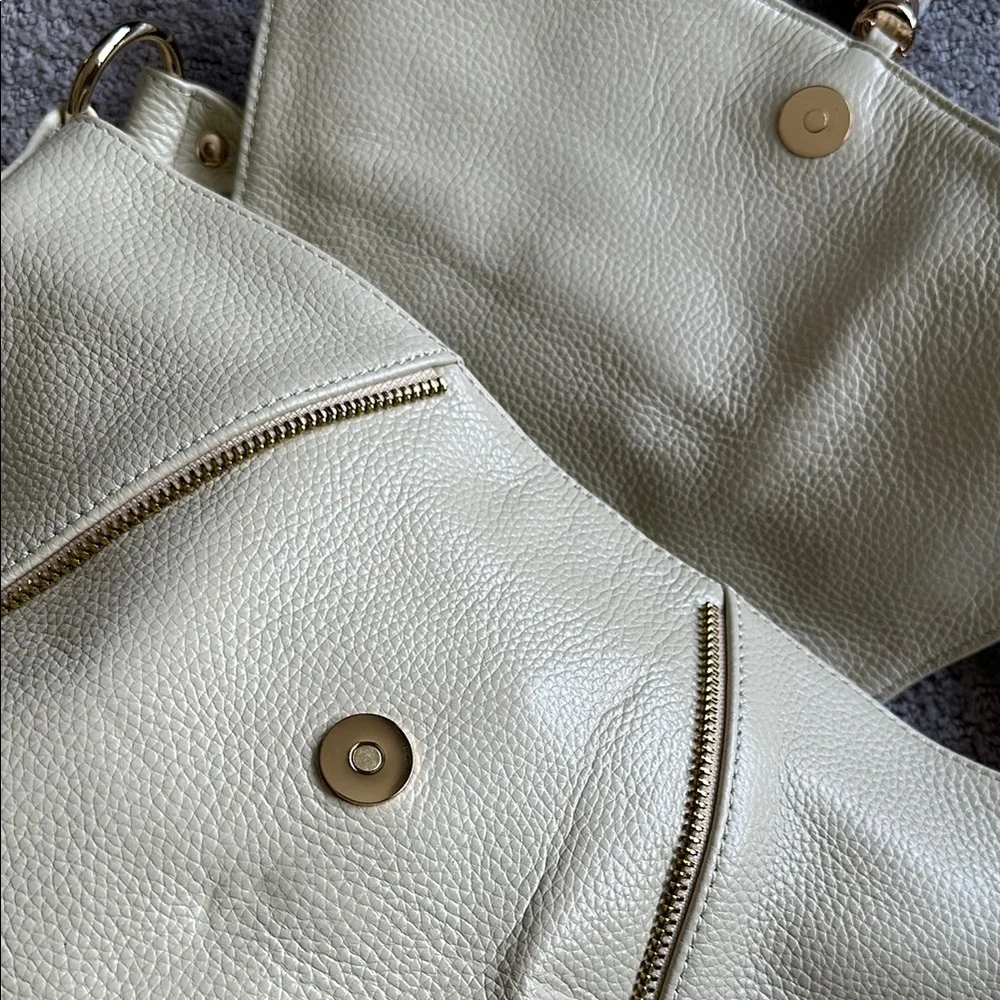 •ONNA EHRLICH• Cream Colored Shoulder Bag - Picture 4 of 12